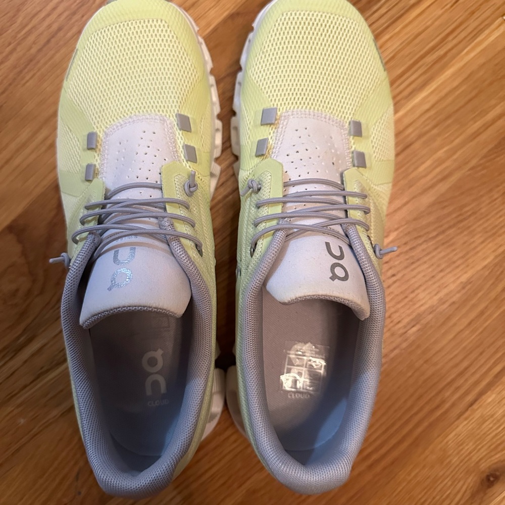On Cloud 5 Sneakers                                       Color: HAY I FROST